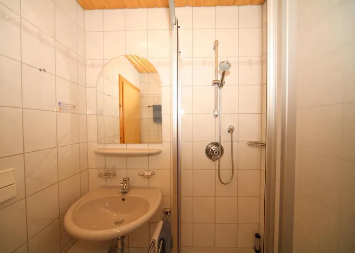 Golf & Skipension Krug بيت ضيافة