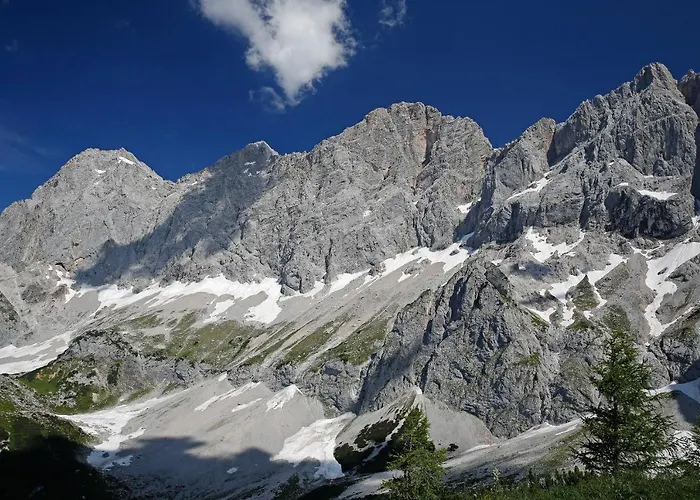 Golf & Skipension Krug بيت ضيافة